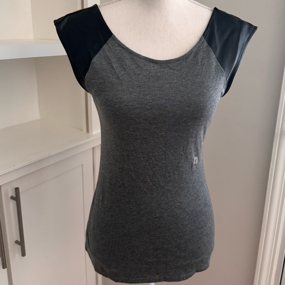 Express Women's Gray and Black Top